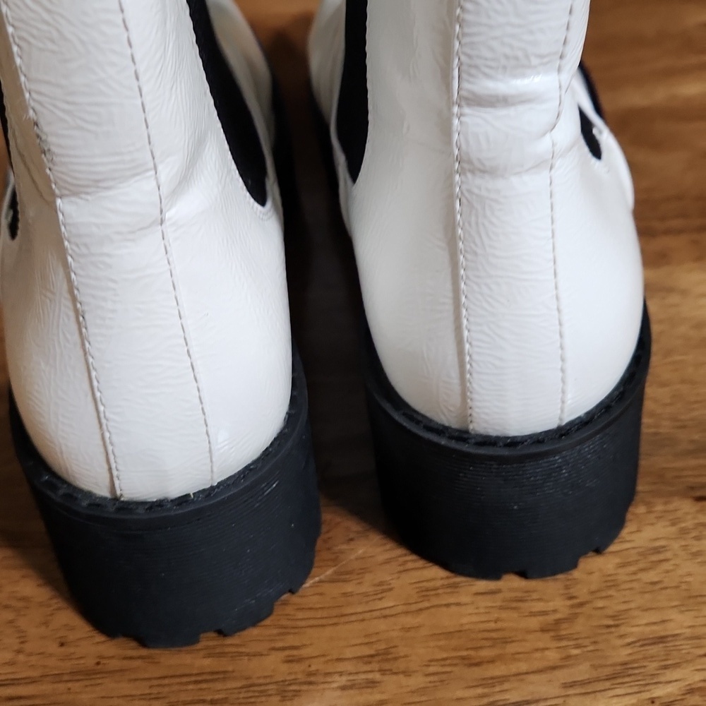 Dirty Laundry White and Black Midcalf Women's Chunky Boots size: 8 - Picture 7 of 7